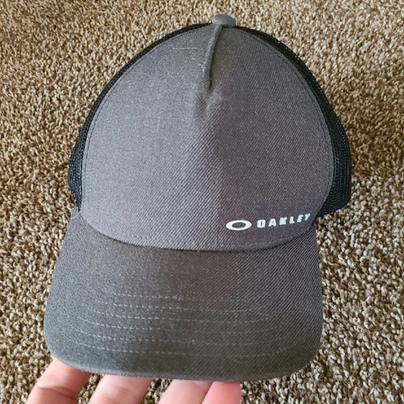 Oakley Other - Oakley hat